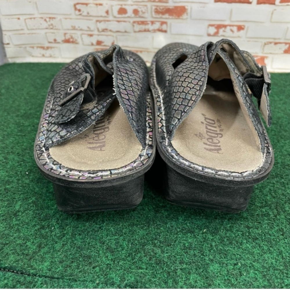 ALEGRIA IRIDESCENT SNAKE SCALE SHOES - Picture 3 of 6